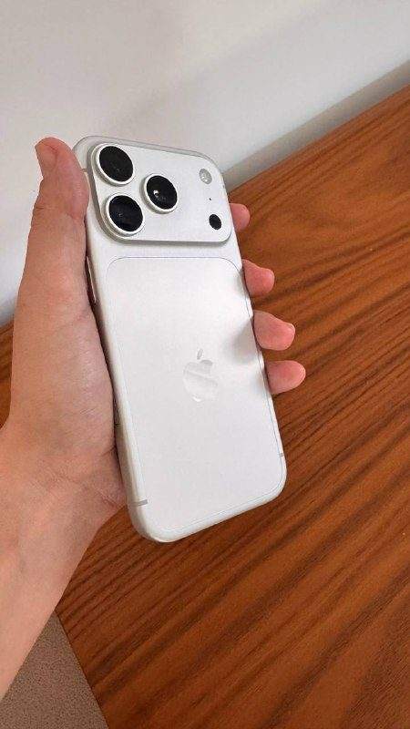 Продам новый Apple iPhone 17 Pro 256GB Silver — фото 3 из 3