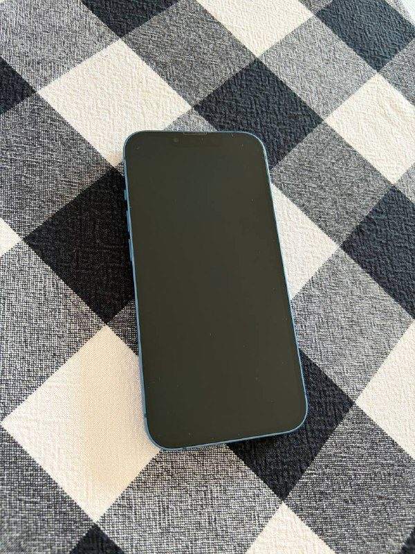 Продается Iphone 13, цвет синий, состояние отличное, сколов и повреждений нет — фото 2 из 2