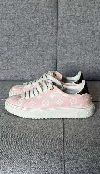 Продам кеды Louis Vuitton, оригинал, размер 38, в хорошем состоянии, 300 евро