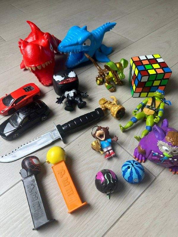 Набор №1 (Маска Венома, Железный Человек, касса, Nerf, глобус): 10.00 € — фото 1 из 7