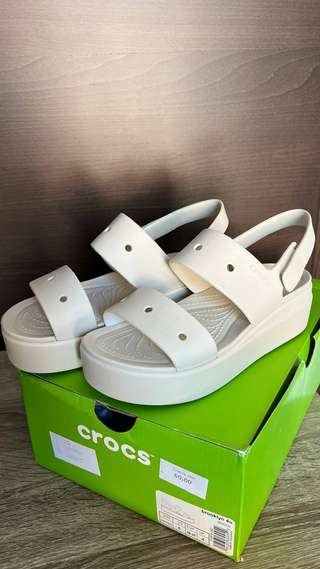 Продаю босоножки Crocs за 45€