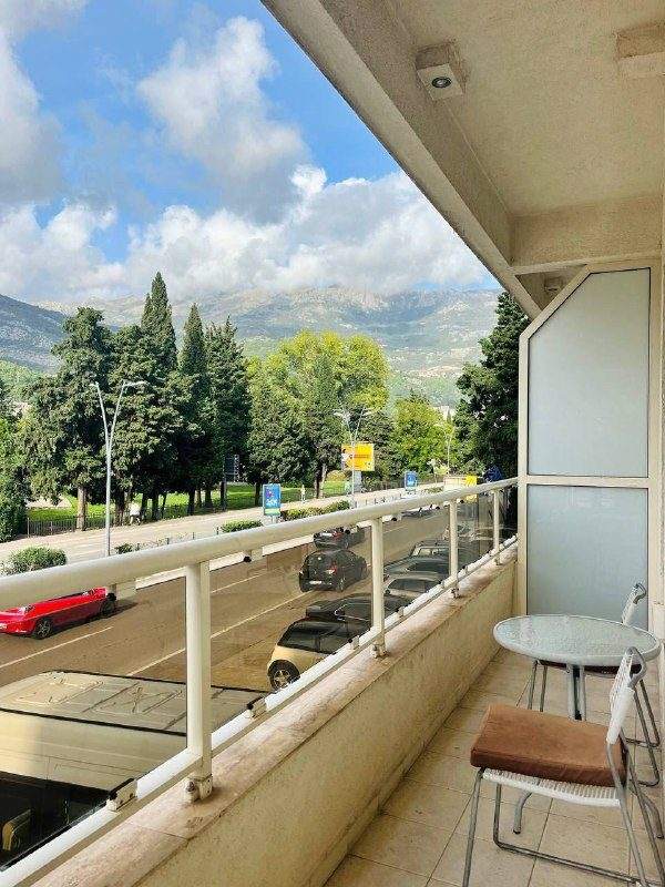 🏠 Уютная квартира с 1 спальней и паркингом в центре Будвы — фото 1 из 7