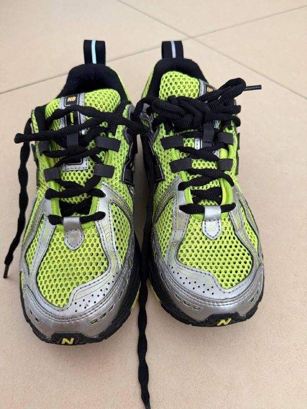 Продам кроссовки new balance, размер 38,5, почти новые, куплены в Италии, 20 е — фото 3 из 3