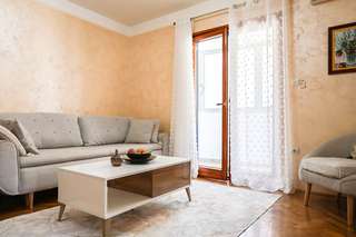 🏠 Уютная квартира с 2 спальнями в удобном районе Будвы