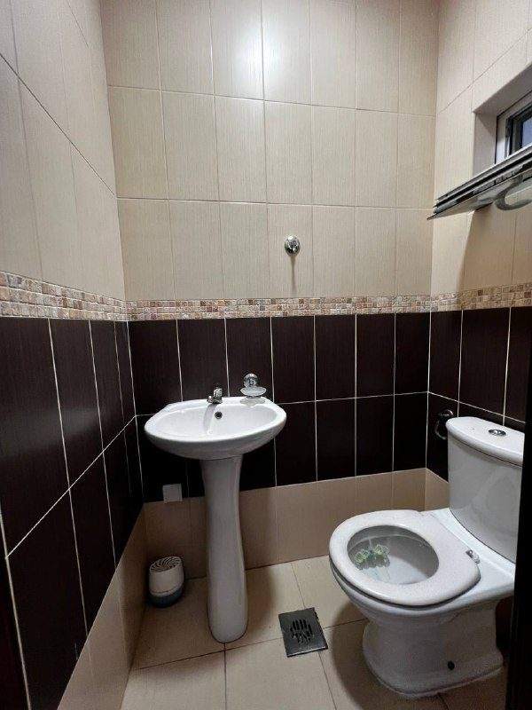 Сдаётся квартира с 2 спальнями, кабинетом и гаражом в Бечичи — фото 2 из 8