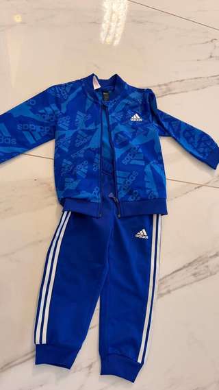 Костюм adidas в отличном состоянии на 18-24 месяцев