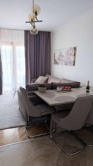 Продается квартира с 2 спальнями в Рафаиловичах, 66 м2, 2 этаж, лифт, терраса