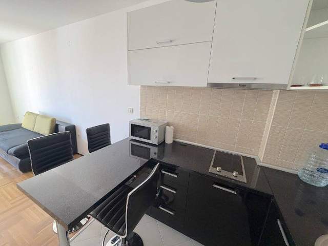 Квартира с 1 спальней в Будве, 41м2, 6 этаж, лифт — фото 2 из 8