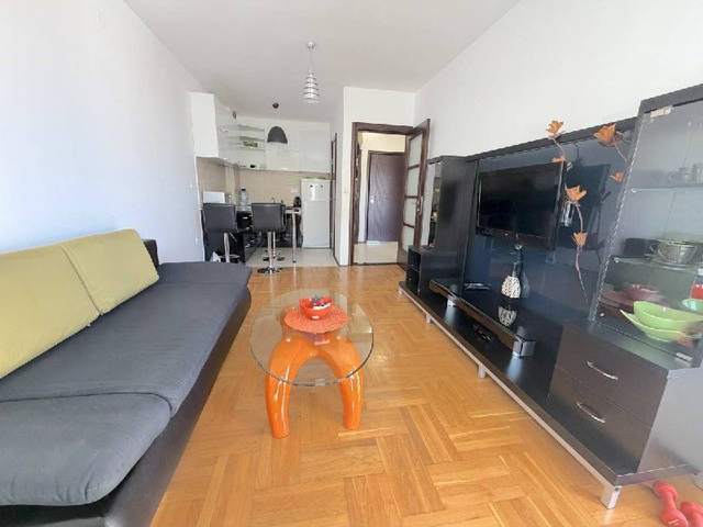 Квартира с 1 спальней в Будве, 41м2, 6 этаж, лифт — фото 7 из 8