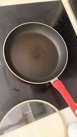 Продам сковороду Tefal 5 евро