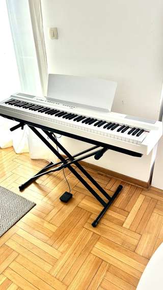 Продаю электронное пианино Yamaha в отличном состоянии