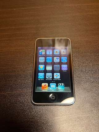 32GB iPod touch (2nd Generation) Как новый! Экран все время был в пленке, задн