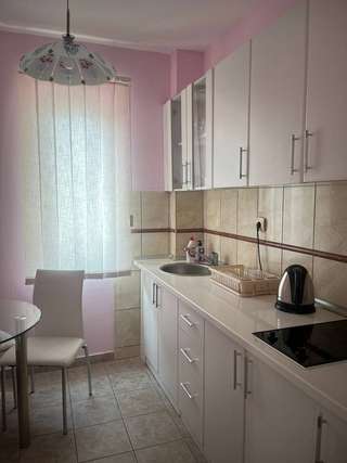 Сдается 2-х комнатная квартира в Будве в районе Лази (Lazi). 400€ в мес