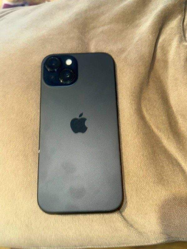 iPhone 15 Black · 128GB Цена 400 — фото 2 из 3