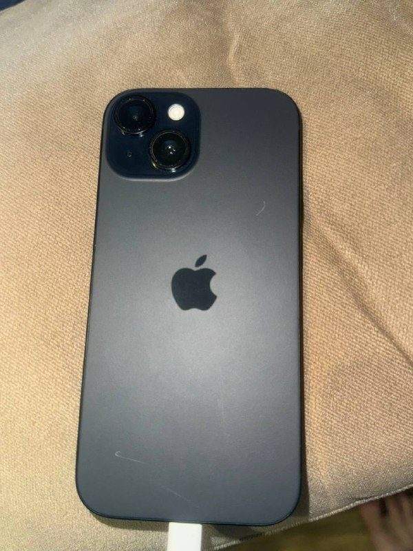 iPhone 15 Black · 128GB Цена 400 — фото 3 из 3