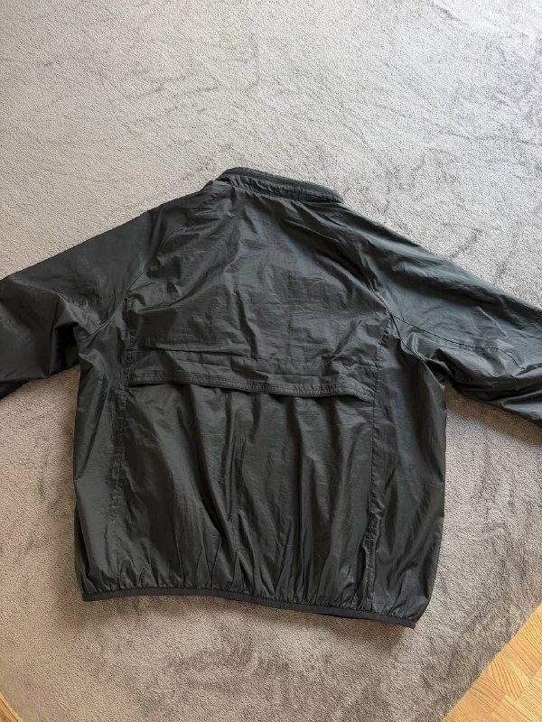 Спортивный костюм Nike, оригинал, нейлоновый комплект (ветровка+штаны), 80€, с — фото 2 из 2