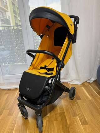 Продам прогулочную коляску Anex Air-X