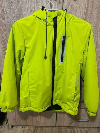 Продам # куртка 10€ ; игра “угадай кто?» 5€; увлажнитель 20€