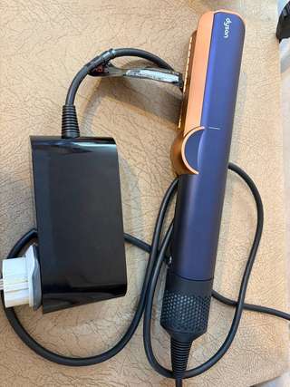 Dyson Airstraight, 250 евро / Dyson Airstraight, 250 euros / Dyson Airstraight