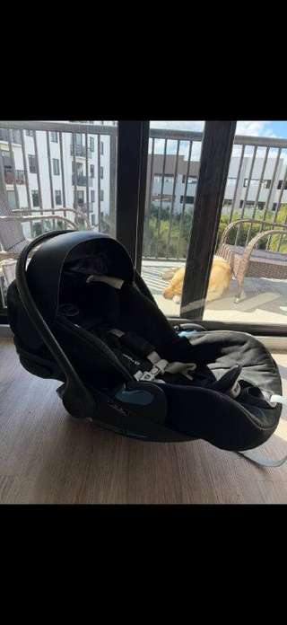 Продам автокресло Cybex Cloud G в хорошем состоянии