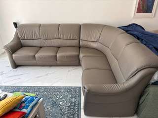 Продам угловой диван 270х230 см