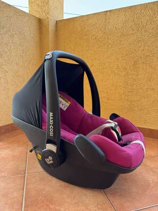 Продам автокресло-переноску Maxi-Cosi (группа 0+, от рождения до 13 кг)