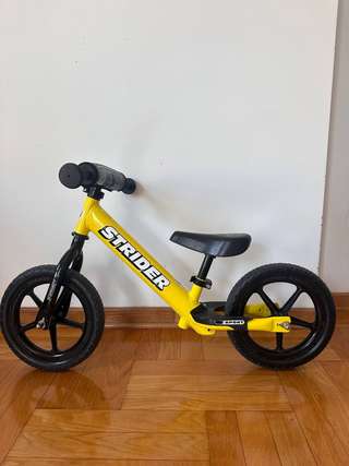 Продам беговел Strider Sport