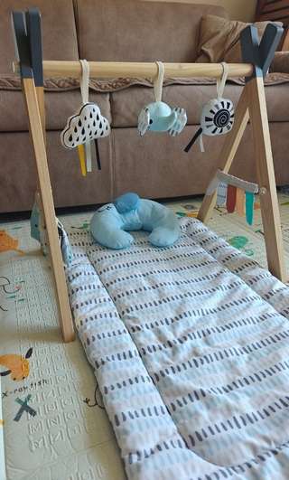 Стойка с подвесными игрушками