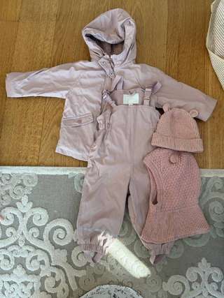 Продаю Будва · Zara Демисезонный комбинезон на годик +шапки
