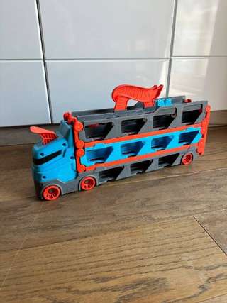 1. Трек автовоз с кнопкой для гонок Хот Вилс/Hot wheels 35€
