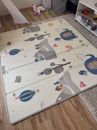 Продам коврик 20€ , дефект на фото