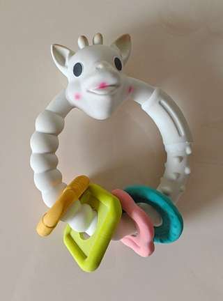 Отдам бесплатно игрушку-прорезыватель Sophie la girafe
