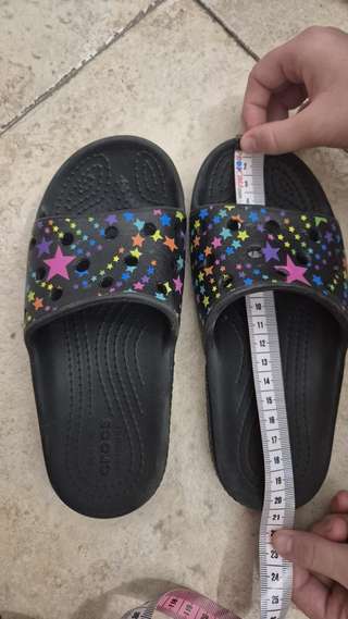 Продам · 1.Crocs шлепки c12 19 см