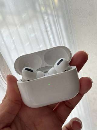 Продам AirPods Pro в хорошем состоянии ,оригинал