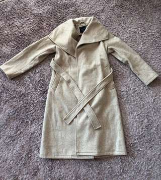 Продам пальто женское €10