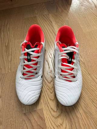 Футбольные бутсы Nike Tiempo Legend 10 Academy MG, оригинал, размер 41, стельк