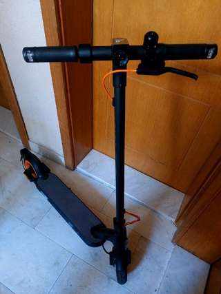 Продаю электросамокат Xiaomi 4 Go- 200евро