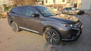 Продаю собственное авто Mitsubishi Outlander 2019, 2.4л (167л.с.), вариатор, п