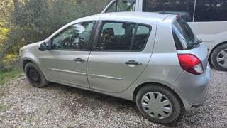 Продам свою Renault Clio (2010 год, 1.2 бензин + газ, механика)