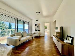 Izdajem (сдам) Herceg Novi , na duzi period, center, stan 100 m2, 2 spavace so