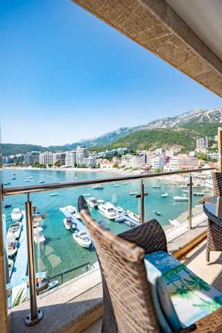 🏠 Квартира с 2 спальнями · Рафаиловичи · €349 900