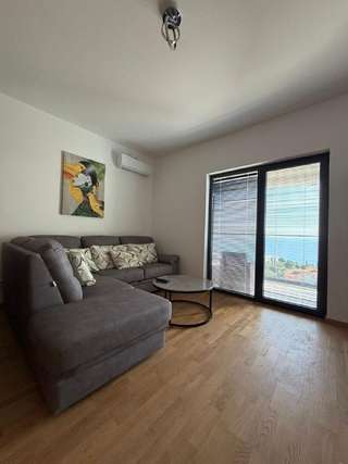 🏠 Квартира с 2 спальнями · Бечичи · €650 / мес