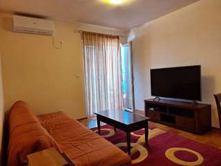 🏠 Квартира с 1 спальней · Будва · €650 / мес