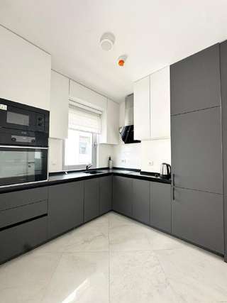 🏠 Квартира с 3 спальнями · Будва, Розино · €1 600 / мес