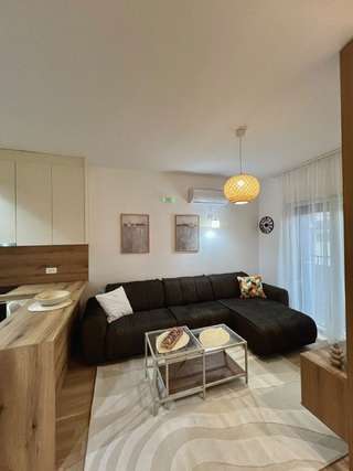 Сдается студия в фемили house на долгосрок . 550 е