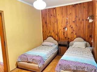 Сдаю двух комнатную квартиру в частном доме в Баре,Шушне,100 м от школы Анто Д