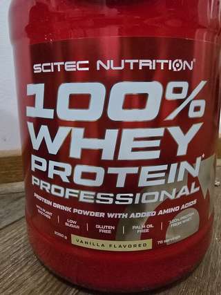 Протеин Scitec (вкус Vanilla). Упаковка вскрыта (13.09 в 0:00), но практически