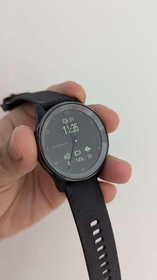 Продаю Garmin Vivomove Trend