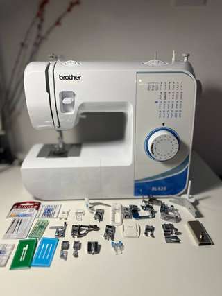 Продам швейную машинку Brother RL425