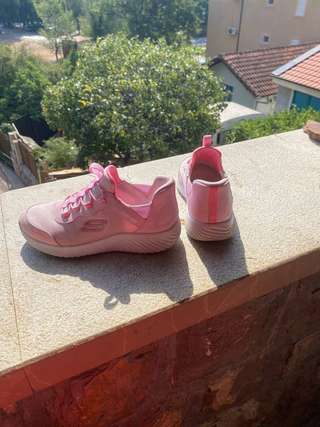 Продаю Skechers 36 размер